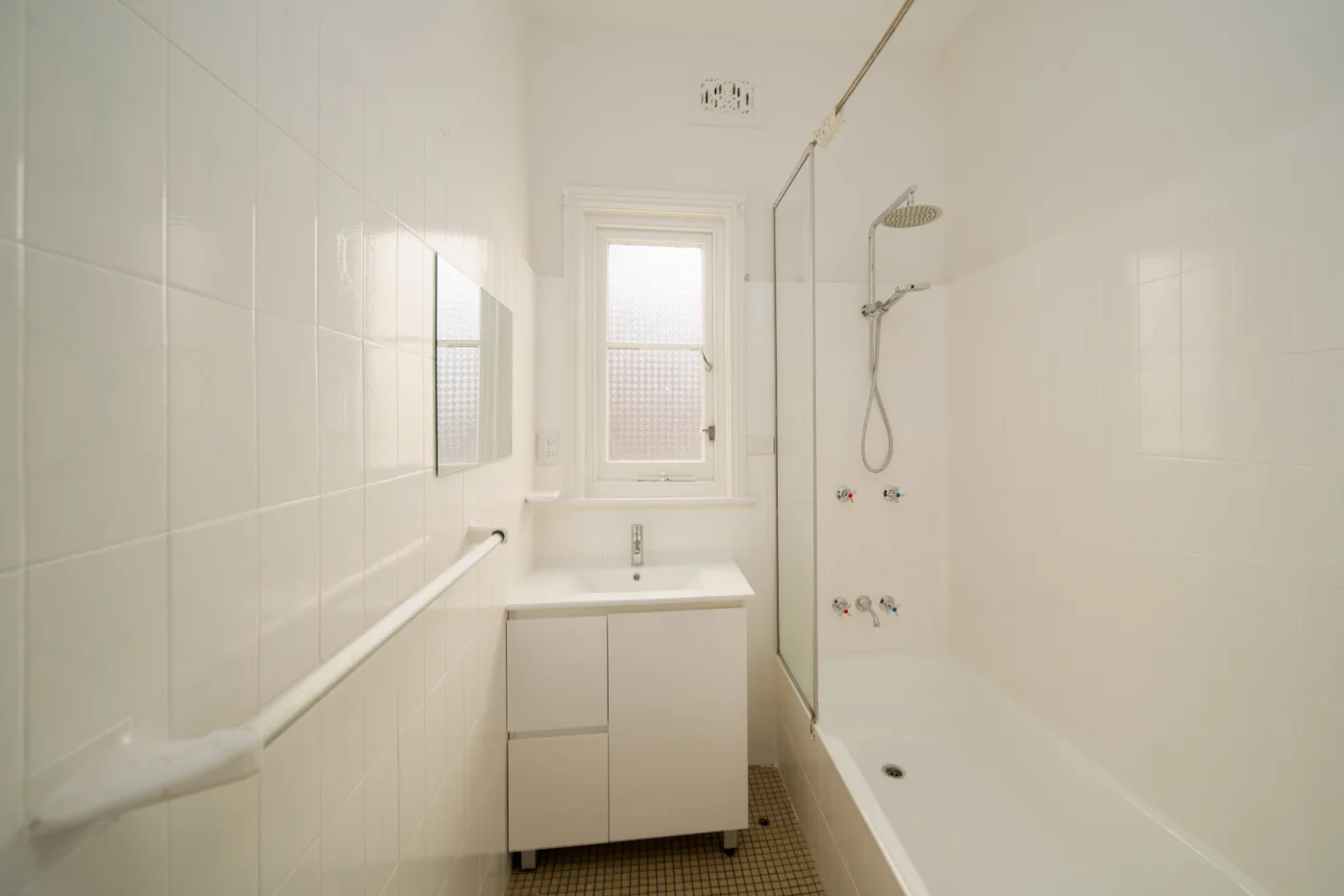 Real Estate - Petersham 4