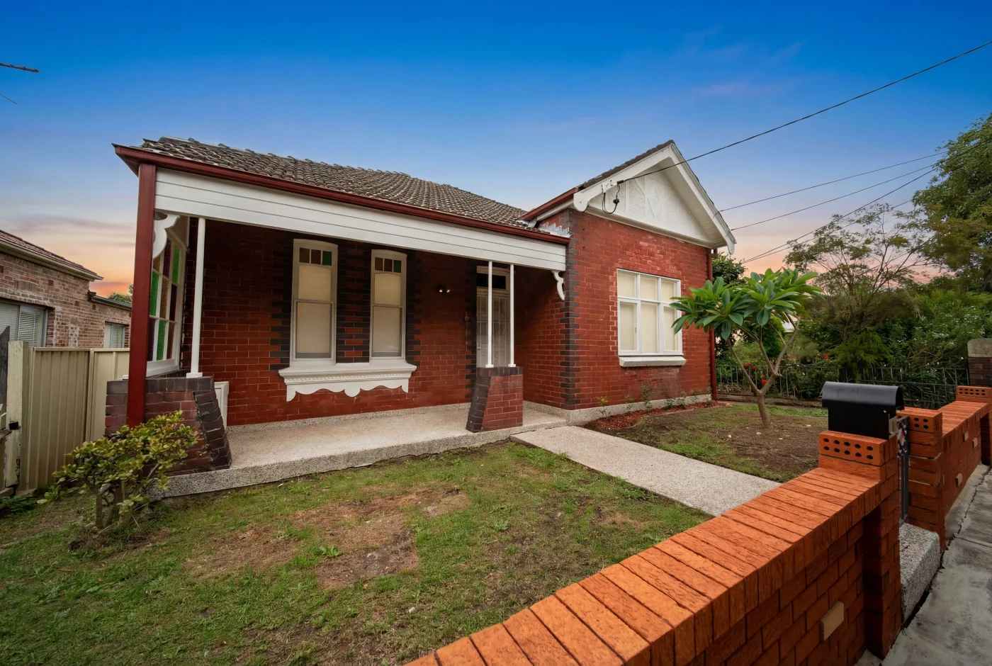 Real Estate - Petersham 16